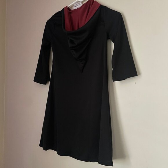 Harry Potter Gryffindor Robe - Picture 7 of 9